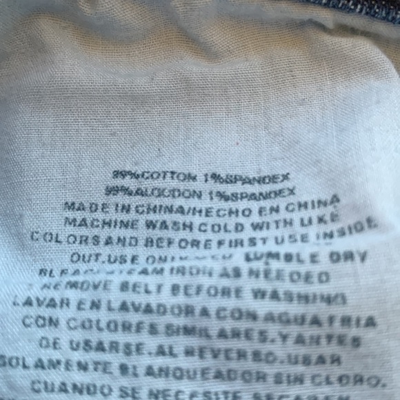 St. John's Bay Bermuda Denim Blue Jean Medium Wash‎ Shorts Size 6 - Picture 5 of 5